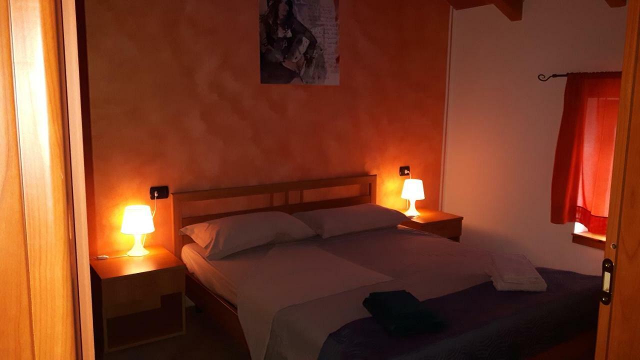 דירות Stazzona Casa Vacanze Ca' Manara מראה חיצוני תמונה
